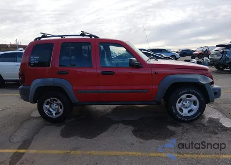 2005 Jeep Liberty Sport z USA, uszkodzony, nr VIN 1J4GL48K95W618564